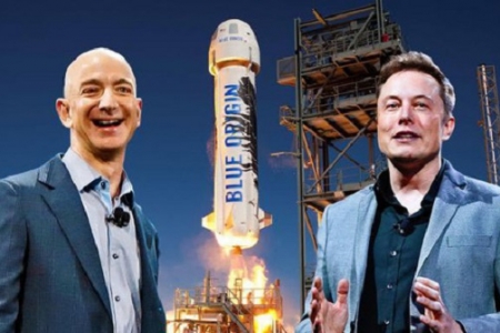 Tỉ phú giàu nhất thế giới Jeff Bezos đang chạy đua vào vũ trụ