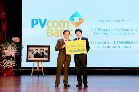 PVcomBank trao học bổng 1,5 tỷ đồng cho sinh viên ĐH Kinh tế Quốc dân