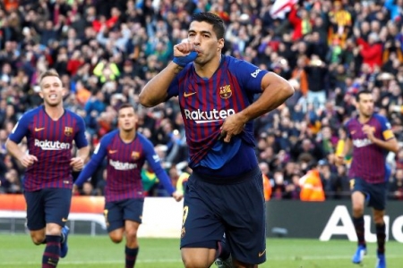 Suarez lập hat-trick, Barcelona giành chiến thắng 5-1 trước Real Madrid