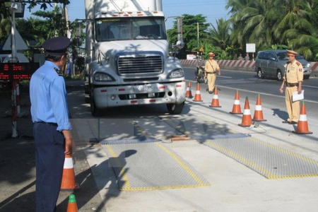 Tháng 1/2019: Xử lý hơn 1.300 xe chở quá tải, nộp kho bạc nhà nước hơn 14 tỷ đồng