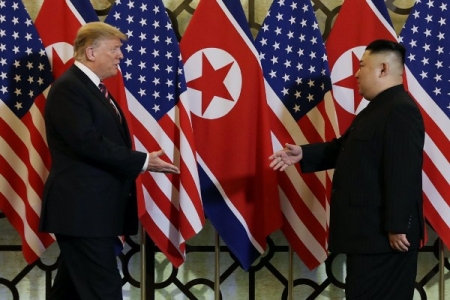 Những khoảnh khắc trong cú bắt tay lịch sử Trump - Kim ở Hà Nội