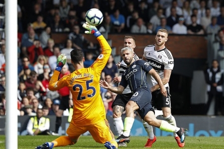 Đánh bại Fulham, Man City tạm thời lấy lại ngôi đầu từ Liverpool