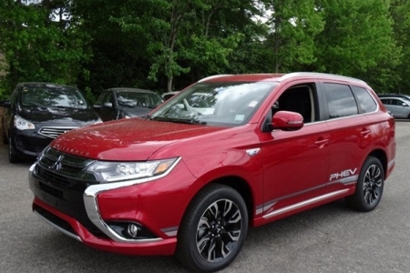 Triệu hồi gần 900 xe Mitsubishi Outlander tại thị trường Việt Nam do dính lỗi phanh đỗ phía sau