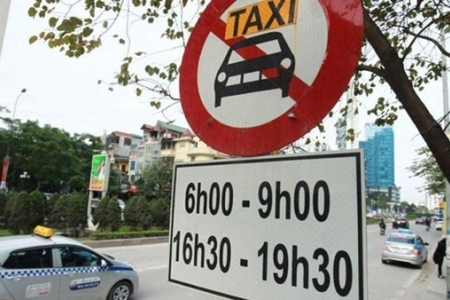 Hà Nội: Công bố 11 tuyến đường cấm xe taxi hoạt động vào giờ cao điểm