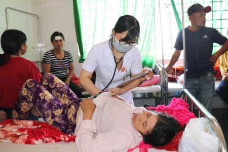 Đắk Lắk: Dự tiệc cưới hơn 250 người đi cấp cứu vì ngộ độc