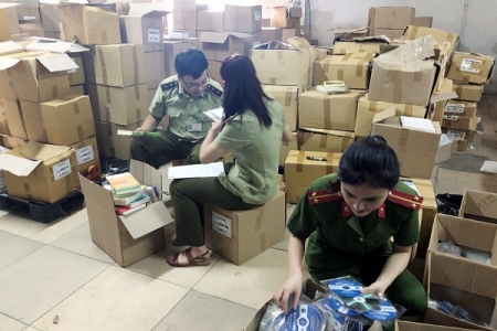 Hà Nội: Thu giữ 10 vạn cuốn sách in lậu của Công ty Huy Dương