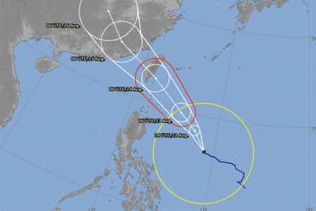 Bão Bailu giật cấp 11 áp sát biển Đông