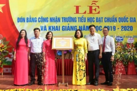 Trường Tiểu học Định Trung (Vĩnh Yên, Vĩnh Phúc) đón nhận trường đạt chuẩn quốc gia mức độ 2