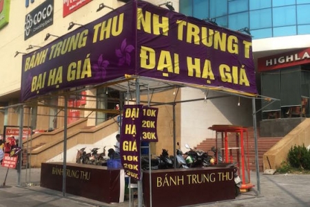 Hà Nội: Xuất hiện bánh trung thu Ricky, Hải Châu "đại hạ giá"