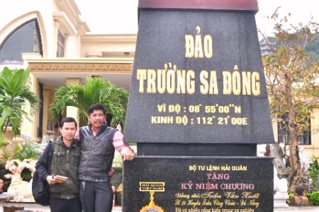 Cột mốc Trường Sa trong lòng thành phố