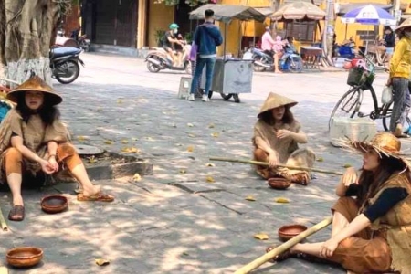 Quảng Nam: Nhóm người cải trang làm “cái bang” tại phố cổ Hội An là người nhà ông Phan Văn Anh Vũ