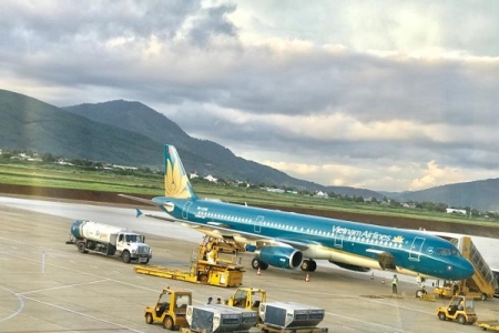 Máy bay Vietnam Airlines dừng khẩn cấp, trễ bay hơn một giờ