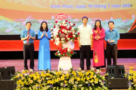 Liên đoàn lao động tỉnh Vĩnh Phúc: Tuyên dương 216 điển hình tiên tiến