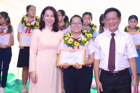 Đà Nẵng: Phòng GD&ĐT Liên Chiểu tuyên dương, khen thưởng học sinh tiêu biểu năm học 2019 – 2020