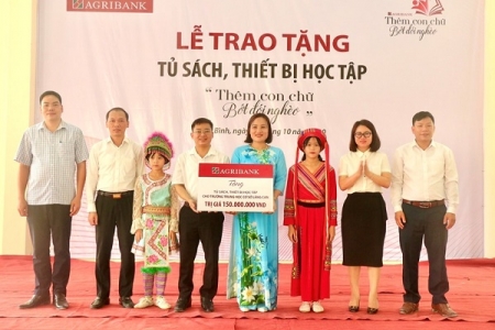 Triển khai chương trình trao tặng tủ sách, thiết bị học tập “Thêm con chữ, bớt đói nghèo”