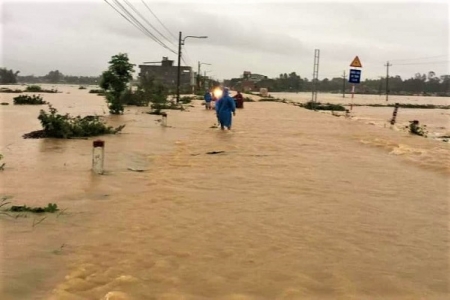 Quảng Nam: Mưa lũ khiến hơn 7.000 ngôi nhà bị nhấn chìm, 6 người chết và mất tích