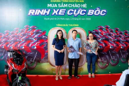 FE CREDIT tổ chức Lễ trao giải thưởng chương trình “Mua sắm chào hè, Rinh xe cực bốc” tại TP.HCM