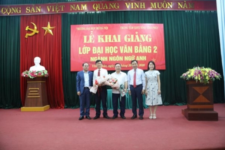 Trung tâm GDTX tỉnh Vĩnh Phúc: Khai giảng lớp văn bằng 2 ngành Ngôn ngữ Anh