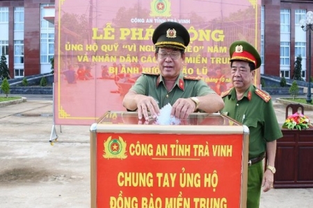 Công an tỉnh Trà Vinh: Quyên góp ủng hộ các tỉnh miền Trung