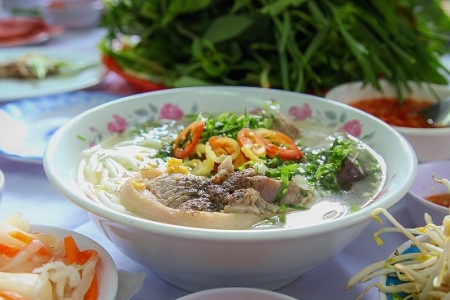 Xách ba lô lên và “ăn cả Tây Ninh” thôi