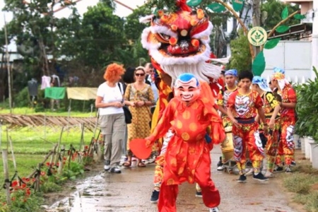 Quảng Nam: Đón đoàn khách du lịch Ý xông đất Làng rau Trà Quế Hội An đầu năm