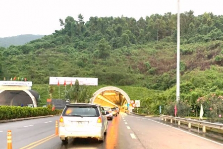 Hầm đường bộ Hải Vân: Quá tải do lượng xe tăng đột biến sau Tết Nguyên đán