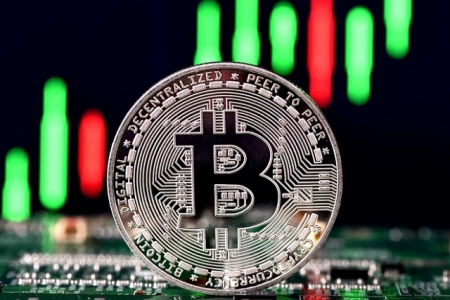 Bitcoin tiến sát kỷ lục 35.000 USD/đồng