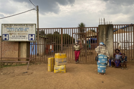 Dịch Ebola bùng phát, WHO cảnh báo 6 quốc gia châu Phi cần theo dõi các ca nghi nhiễm