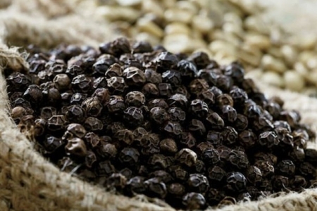 Thị trường giá nông sản ngày 3/3: Giá cà phê giảm nhẹ, tiêu đồng loạt tăng 500 đồng/kg