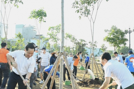 TP. Thủ Đức phát động trồng cây và vệ sinh môi trường đợt 2 năm 2021