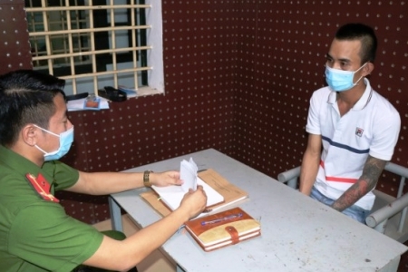 Quảng Bình: Bắt giữ đối tượng cho vay nặng lãi