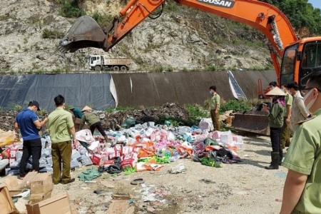 Ninh Bình: Phạt hơn 200 triệu đồng chủ kho hàng giả, hàng nhái