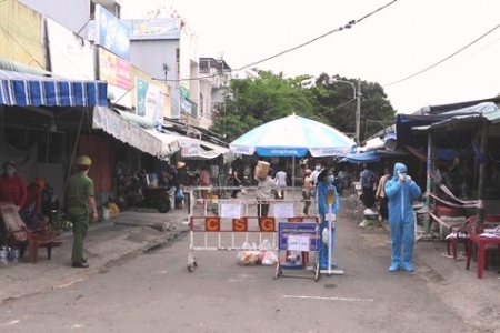 Đà Nẵng: Yêu cầu không tập trung quá 5 người, áp dụng nghiêm ‘thẻ đi chợ’