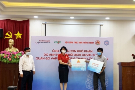 Công ty VISSAN ủng hộ 2.600 phần quà cho các đơn vị tuyến đầu chống dịch và người dân có hoàn cảnh khó khăn