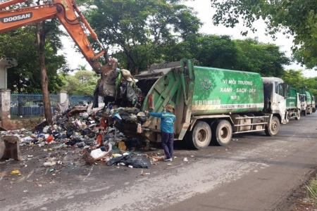 Vụ 200 công nhân môi trường bị nợ lương: Lãnh đạo TP Hà Nội yêu cầu đảm bảo quyền lợi người lao động