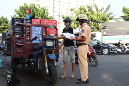 TPHCM: CSGT tăng cường xử lý xe thô sơ, cũ nát, môtô tự chế và xe chở hàng bốn bánh có gắn động cơ