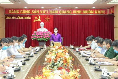 Chiến lược “dài hơi” phòng chống dịch Covid-19: "Bao chặt" bên ngoài, cảnh giác bên trong, bao phủ vắc xin