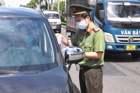 Đà Nẵng: Siết chặt, kiểm tra giấy đi đường do phát hiện nhiều trường hợp cấp sai đối tượng