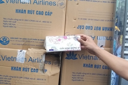 Bình Dương: Phát hiện hơn 13.000 gói Khăn rút có dấu hiệu giả nhãn hiệu “Vietnam Airlines”