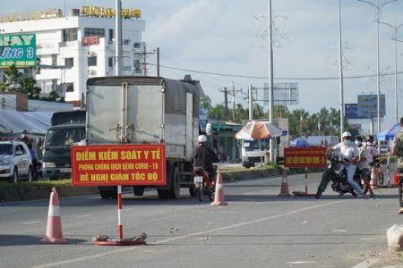 Bến Tre: Người ra khỏi địa bàn tỉnh không phải xin giấy đi đường