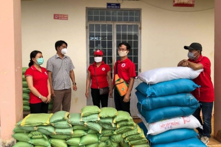 Đắk Lắk: Hội Chữ thập đỏ tỉnh hỗ trợ 300 lao động ngoại tỉnh bị mất việc