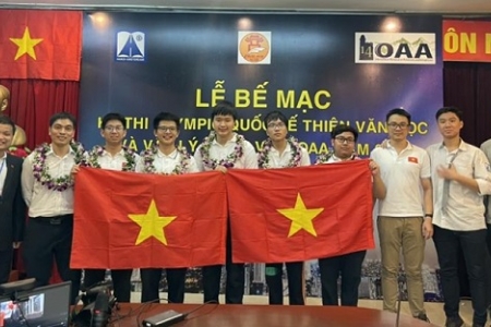 Đoàn học sinh Việt Nam đoạt 5 huy chương kỳ thi Olympic quốc tế IOAA 2021