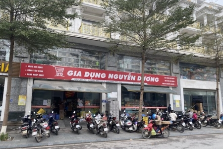 "Mục sở thị" hai tổng kho hàng gia dụng, bán đồ không tem nhãn, không rõ nguồn gốc xuất xứ tại Hà Nội