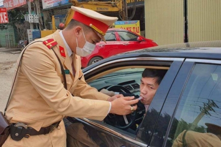 Từ ngày 01/03, lực lượng Cảnh sát giao thông ra quân kiểm soát lái xe vi phạm ma túy và nồng độ cồn