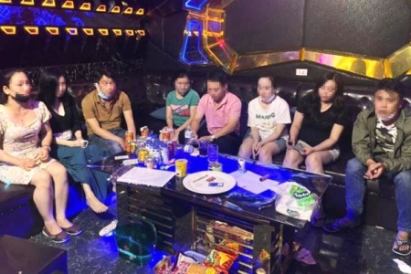 Công an tỉnh Quảng Nam bắt quả tang 12 đối tượng “phê” ma túy trong quán karaoke