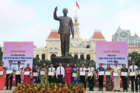 Quận Phú Nhuận: Tuyên gương 125 tập thể và cá nhân điển hình học tập và làm theo gương Bác