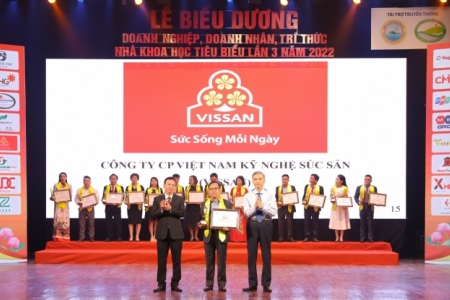 VISSAN đón nhận danh hiệu Top 10 Doanh nghiệp tiêu biểu Việt Nam năm 2022