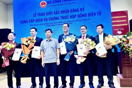 Năm doanh nghiệp đầu tiên được trao Giấy xác nhận đăng ký cung cấp dịch vụ chứng thực hợp đồng điện tử