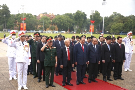 Lãnh đạo Đảng và Nhà nước viếng Chủ tịch Hồ Chí Minh nhân dịp Quốc khánh 02/09