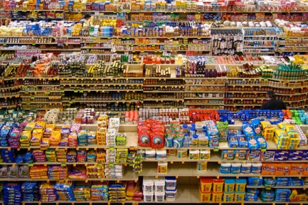 Thị trường hàng hóa hôm nay 10/10: Giá xăng dầu tăng cao đẩy giá kim loại bứt phá mạnh